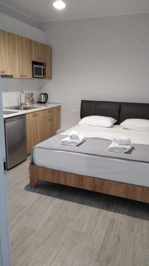 Aparthotel Sunsetperamos Néa Péramos Esterno foto
